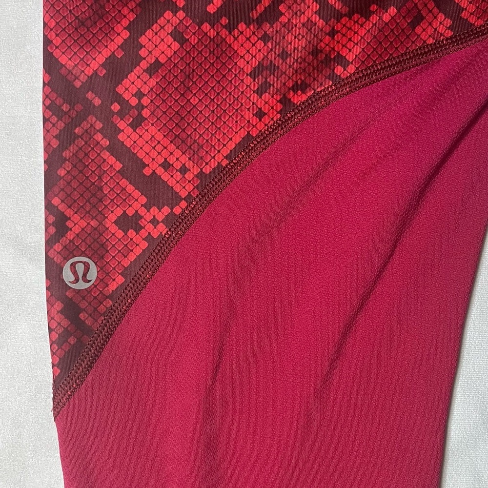 lululemon athletica Red Snake Print Jean Shorts - Picture 2 of 8